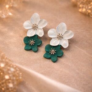 Elegant Floral Earrings in White and Green